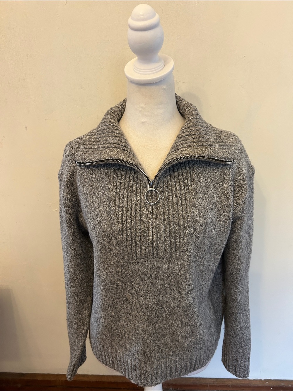 Old Navy Gray Quarter Zip Ribbed Turtleneck Sweater Size M EUC - Picture 2 of 7